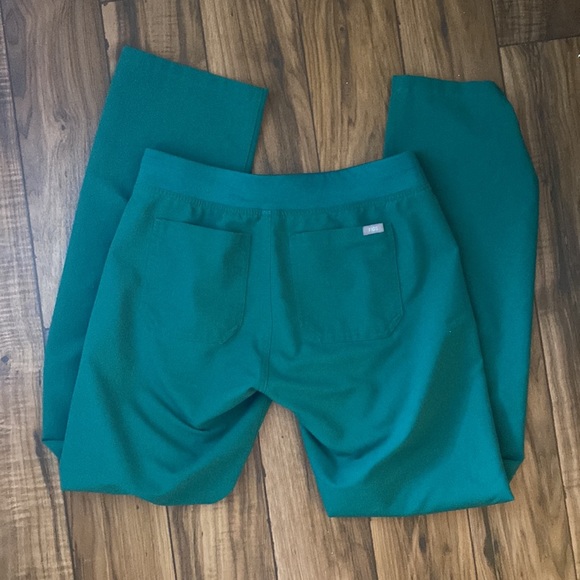 Figs Livingston Scrub Pants - Hunter Green - SMALL TALL - Gently Worn - Picture 4 of 4